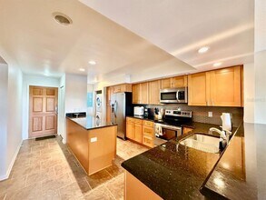 821 Bahia Del Sol Dr in Ruskin, FL - Building Photo - Building Photo