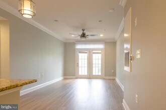 1115 Cameron St-Unit -305 in Alexandria, VA - Building Photo - Building Photo