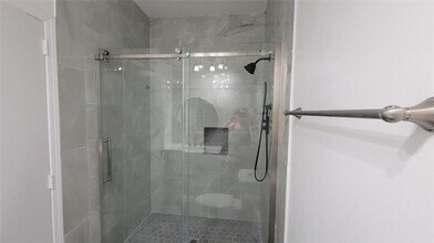 2209 S Braeswood Blvd in Houston, TX - Building Photo - Building Photo