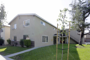 977 Mission Dr Apartments