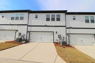 5815 Clear Creek Ln in Charlotte, NC - Building Photo - Building Photo