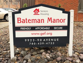 Bateman Manor in Edmonton, AB - Building Photo - Building Photo