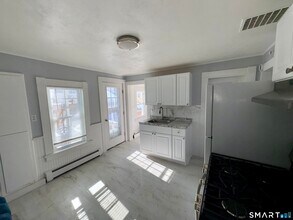 24 Iowa St in Torrington, CT - Building Photo - Building Photo