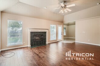 6209 Meadowmere Ln in Arlington, TX - Building Photo - Building Photo