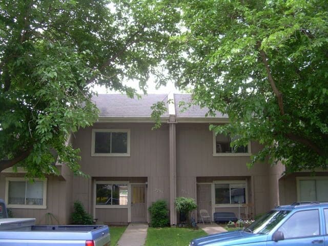 2751 White Ave in Chico, CA - Foto de edificio
