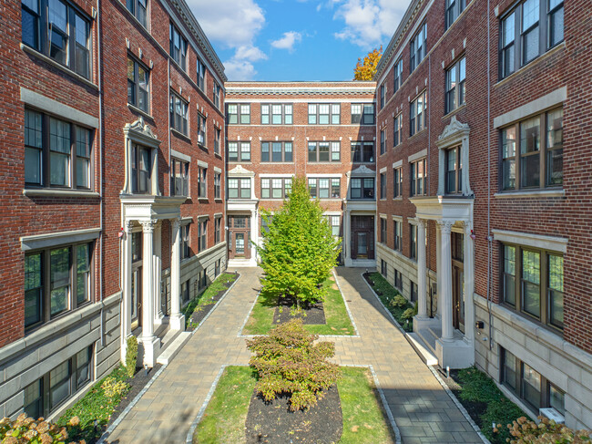 Forest Court in Cambridge, MA - Building Photo - Building Photo