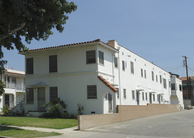 30 N 1st St in Alhambra, CA - Foto de edificio - Building Photo