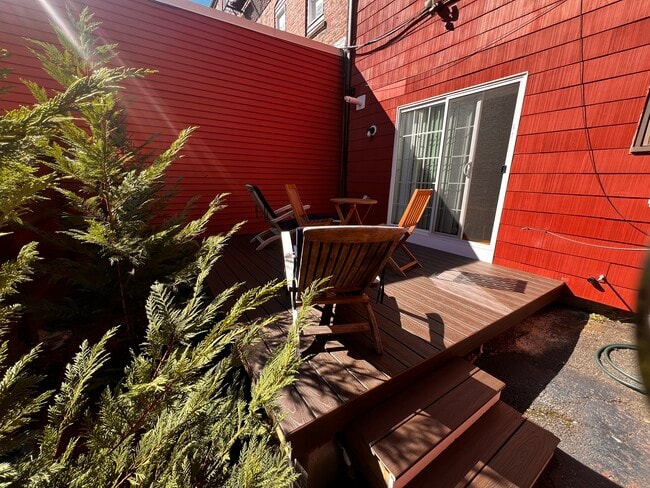 245 E St, Unit 1