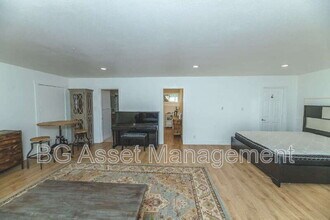 981 Castle Rock Rd in Walnut Creek, CA - Building Photo - Building Photo