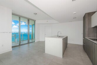 2900 NE 7th Ave in Miami, FL - Building Photo - Building Photo