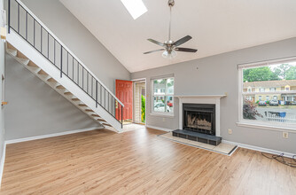 655 Biltmore Dr in Virginia Beach, VA - Building Photo - Building Photo