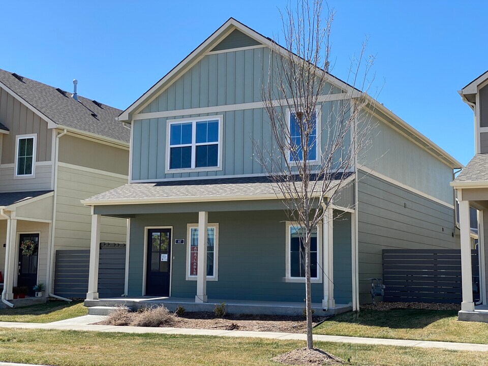 107 S Shay Rd in Andover, KS - Building Photo