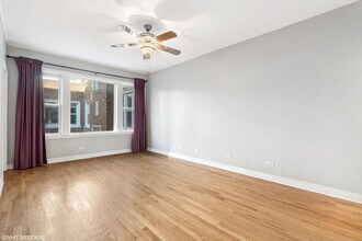 5111 N Kenmore Ave, Unit 2E in Chicago, IL - Foto de edificio - Building Photo