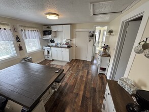 1172 Meriden-Waterbury Turnpike in Cheshire, CT - Building Photo - Building Photo