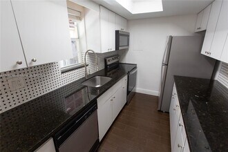2947 Day Ave in Miami, FL - Building Photo - Building Photo