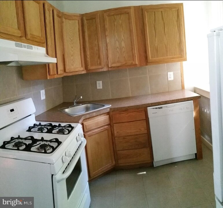 5824 Rodman St Photo