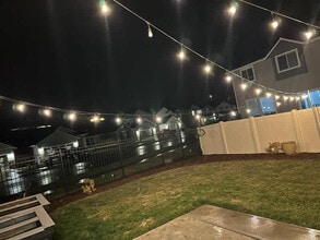 262 N Falling Water Ave in Eagle, ID - Building Photo - Building Photo