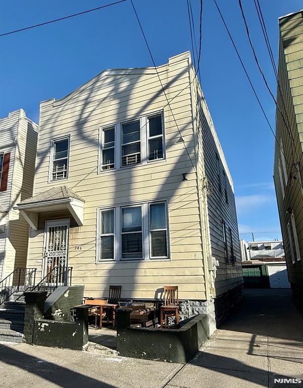 property at 286 Boyd Ave