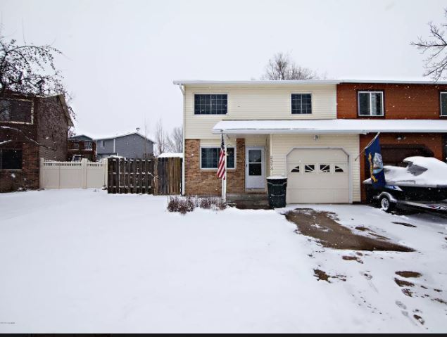 property at 2373 Mahogany Cir