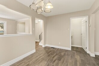 3 Bedroom  Home * London NORTH *  Finished Basement | Fenced Yard | Available NOW in London, ON - Building Photo - Building Photo