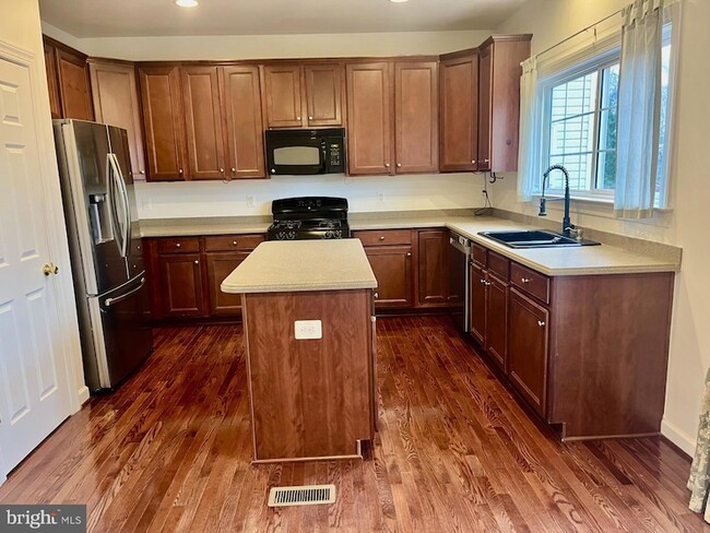 6003 Popes Creek Pl in Haymarket, VA - Building Photo - Building Photo