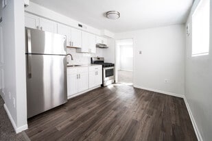 Sandalwood Apartments in Philadelphia, PA - Building Photo