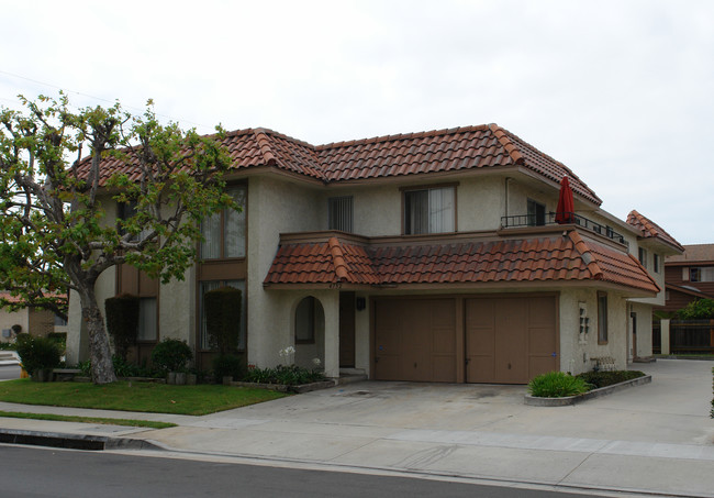 4752 Pearce St in Huntington Beach, CA - Building Photo - Building Photo