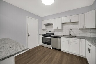 10361 Dearlove Rd in Glenview, IL - Building Photo - Building Photo