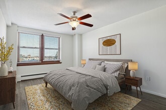 The Shores in Minneapolis, MN - Building Photo - Building Photo