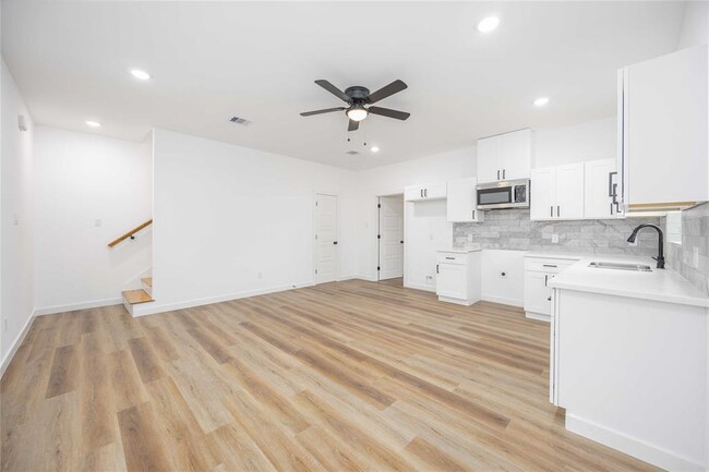 5705 Senior St in Houston, TX - Foto de edificio - Building Photo
