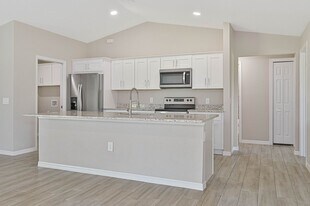 8353 Trillium Rd in Ft. Myers, FL - Building Photo