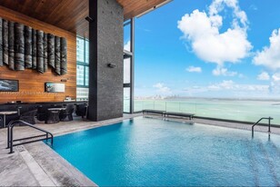 1451 Brickell Ave in Miami, FL - Building Photo