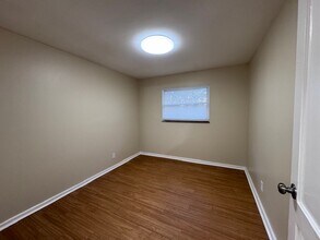 4321 Bruhin Rd, Unit 2 in Knoxville, TN - Building Photo - Building Photo