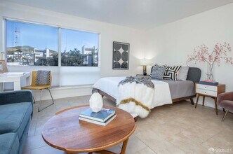 135 Red Rock Way in San Francisco, CA - Building Photo - Building Photo