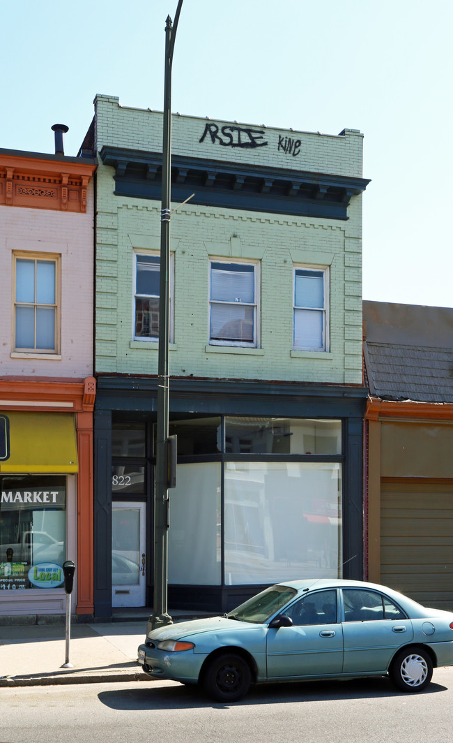 822 W Broad St in Richmond, VA - Foto de edificio - Building Photo