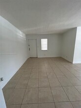 2435 Van Buren St in Hollywood, FL - Building Photo - Building Photo