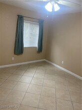 4629 Bayshore Dr in Naples, FL - Foto de edificio - Building Photo