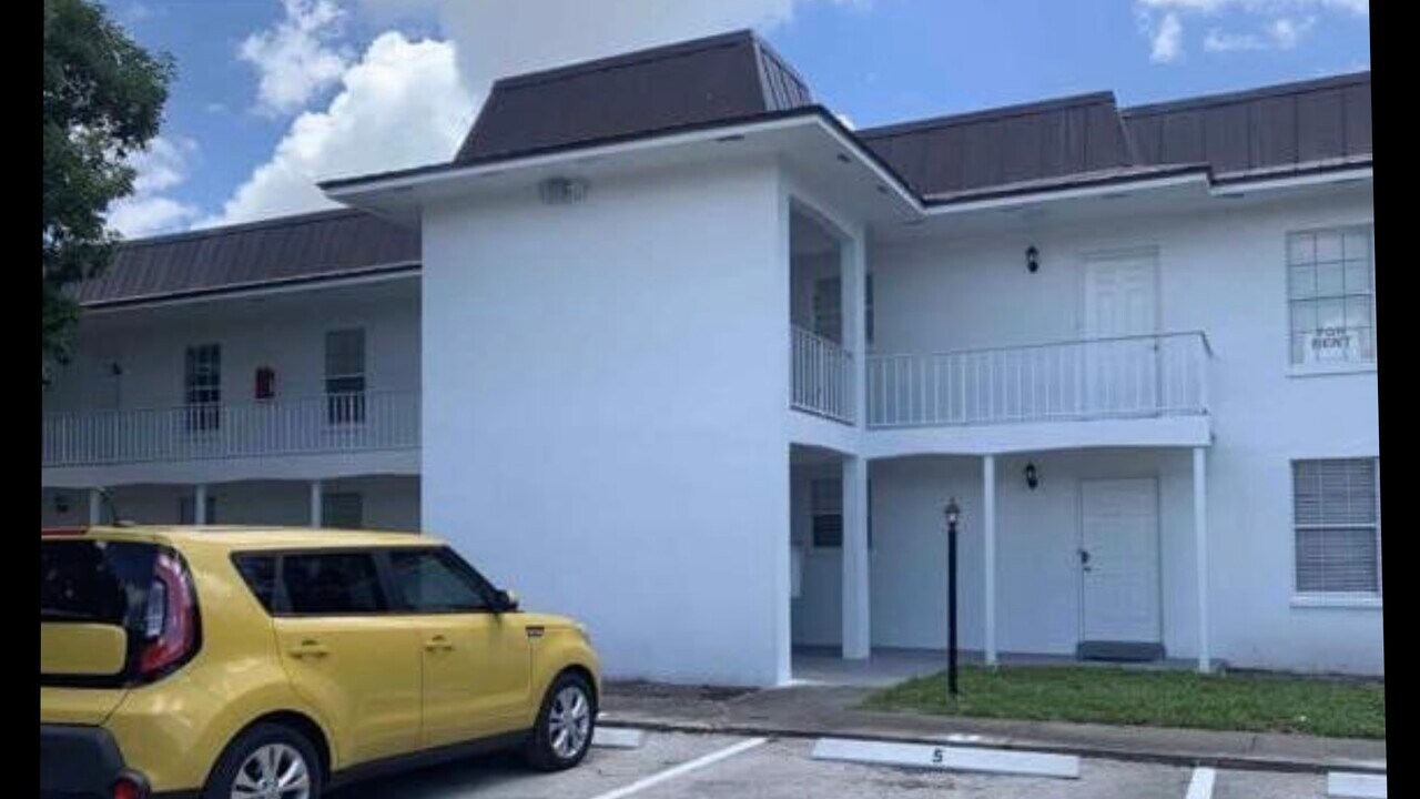 4931 Wedgewood Way in West Palm Beach, FL - Building Photo