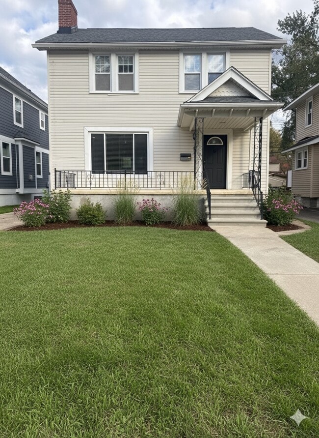 property at 827 Longfellow Ave