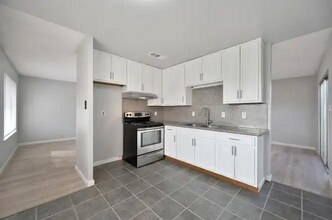 5800 Mascot Ave in Sacramento, CA - Building Photo - Building Photo