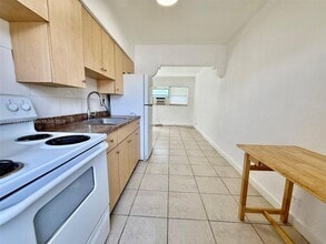 715 SW 10th St in Dania Beach, FL - Building Photo - Building Photo