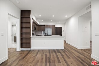 1819 Kelton Ave in Los Angeles, CA - Building Photo - Building Photo