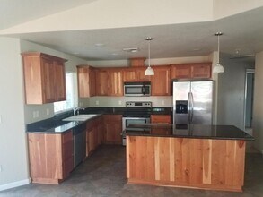 153 SE Yorktown Rd in Grants Pass, OR - Building Photo - Building Photo