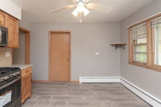6408 W Raven St, Unit A03K in Chicago, IL - Foto de edificio - Building Photo