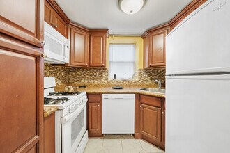 114 Terrace Pl, Unit 1 in Brooklyn, NY - Building Photo - Building Photo