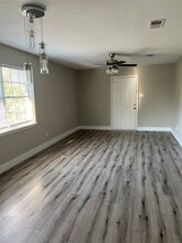 511 Commerce St in Magnolia, TX - Building Photo - Building Photo