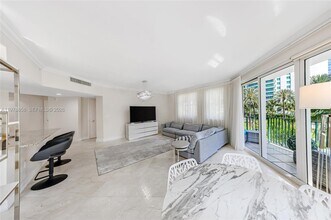 20000 E Country Club Dr, Unit 311 in Aventura, FL - Building Photo - Building Photo