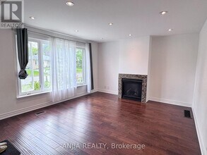 445 Taylor Mills Dr N in Richmond Hill, ON - Building Photo - Building Photo
