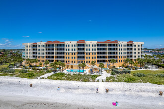 Sereno in Madeira Beach, FL - Foto de edificio - Building Photo