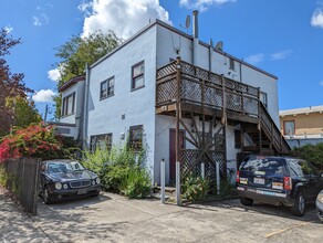 808 61st St in Oakland, CA - Building Photo - Building Photo